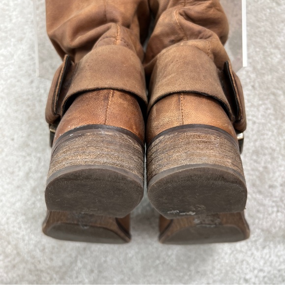 “Ruckuss” - Picture 11 of 15